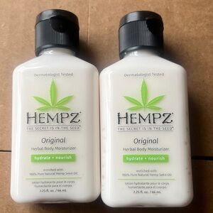 Hempz Original Herbal Moisturizer Set - White and Green